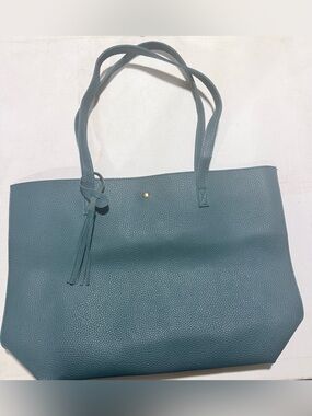 Pebbled Teal Tote Bag with Tassel Accent